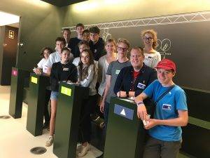 Die Schülerinnen und Schüler des Differenzierungskurses Geschichte/Erdkunde Europas der Jahrgangsstufe 9 im Europäischen Parlament.